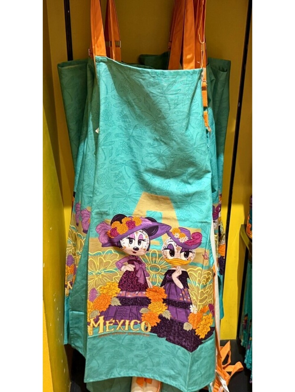 Disney Parks  2026 Mexico Epcot Pavilion World Showcase Minnie & Daisy Apron Dia